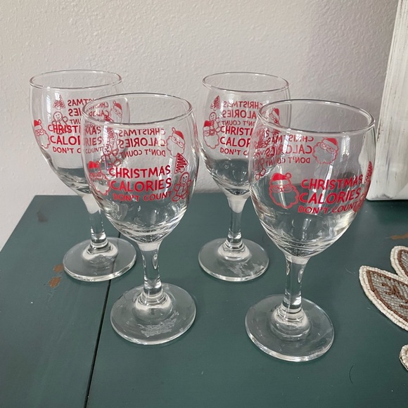 Christmas Wine Glasses, Set of 4 - Picture 2 of 3